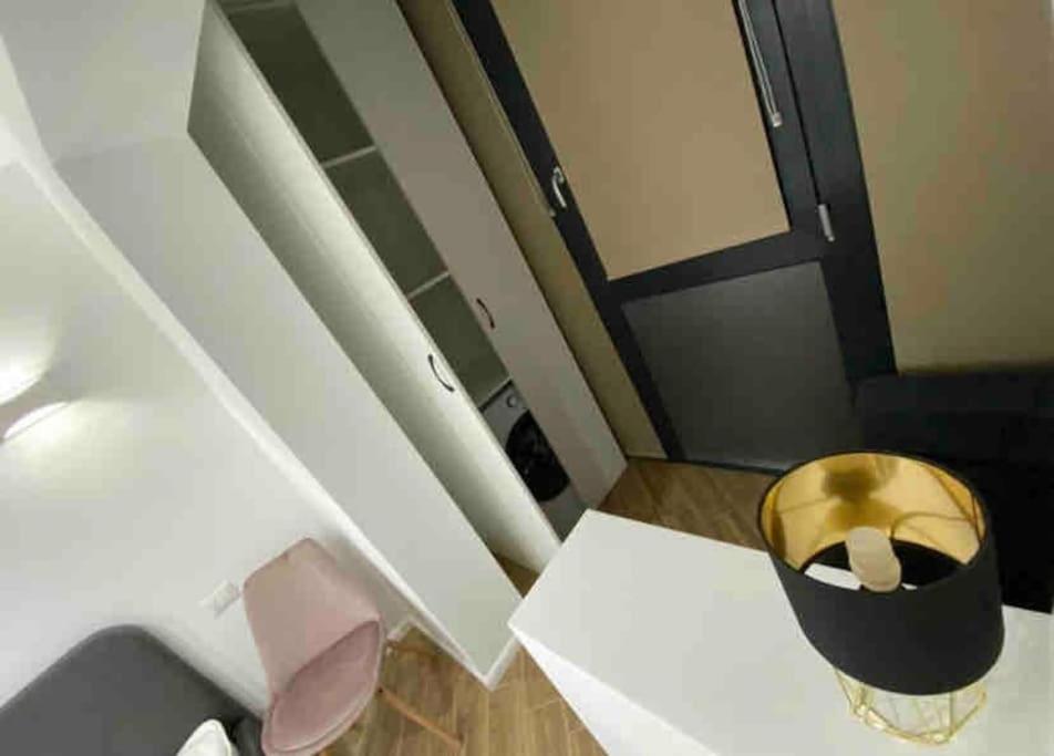 Enescu Flat Apartment ซูชาวา ภายนอก รูปภาพ