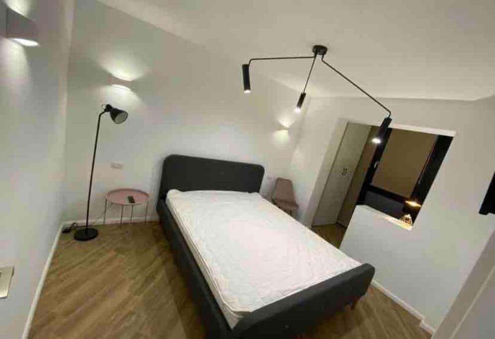Enescu Flat Apartment ซูชาวา ภายนอก รูปภาพ